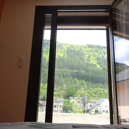 Au Pont De La Gineze Quarto em Acomodações Particulares *